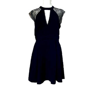 NWT BCBGeneration Fit & Flare Dress Size10 Women Black Lace Short Sleeve Bustier